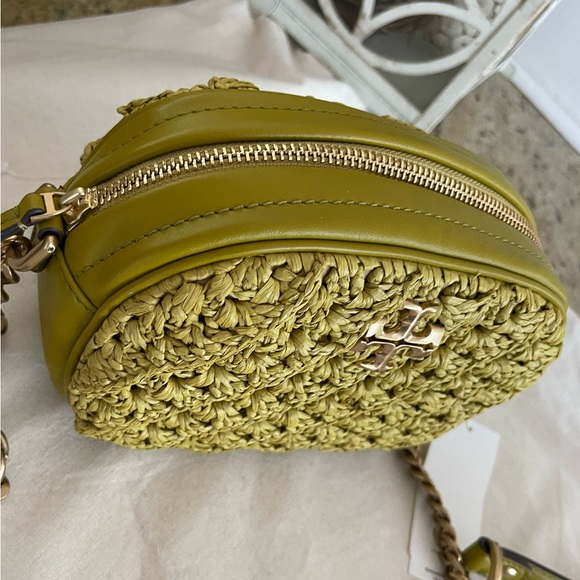 New Tory Burch KIRA CROCHET SMAL.
CAMERA BAG - Picture 5 of 11